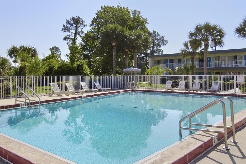 Days Inn by Wyndham Daytona Beach Speedway image 17