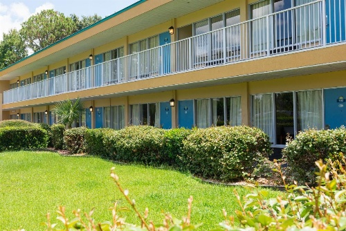 Days Inn by Wyndham Daytona Beach Speedway image 19