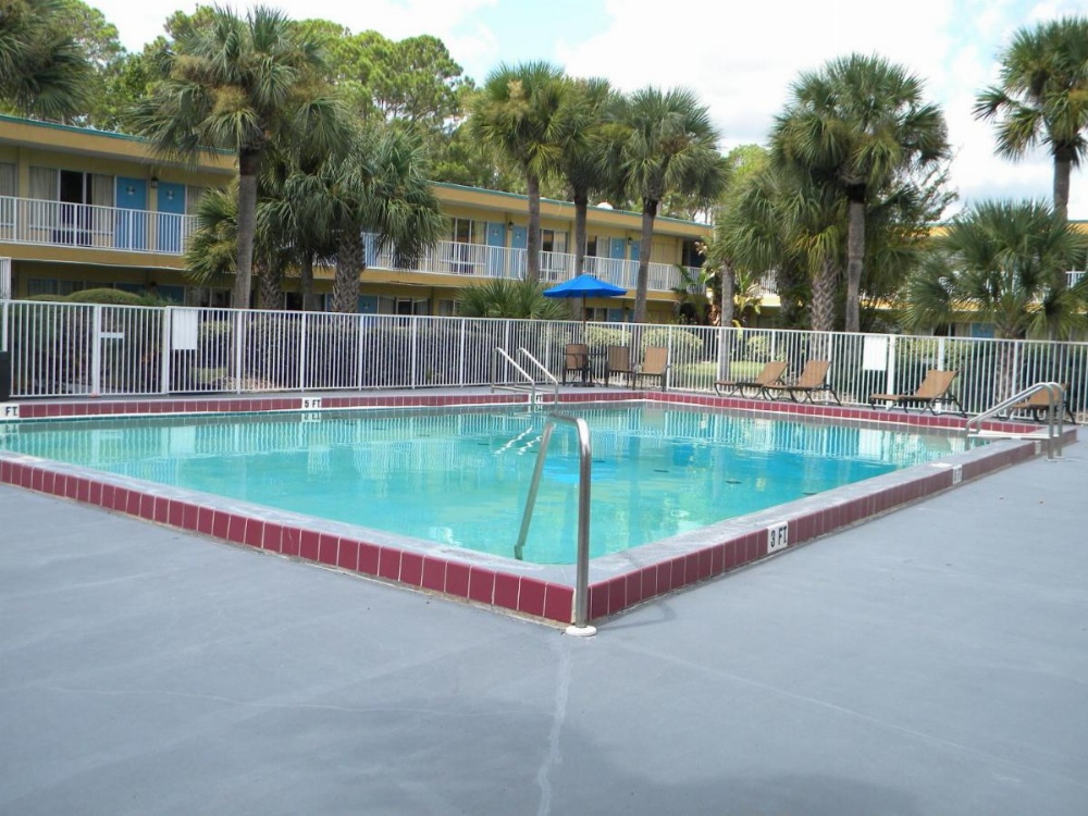 Days Inn by Wyndham Daytona Beach Speedway Image 28
