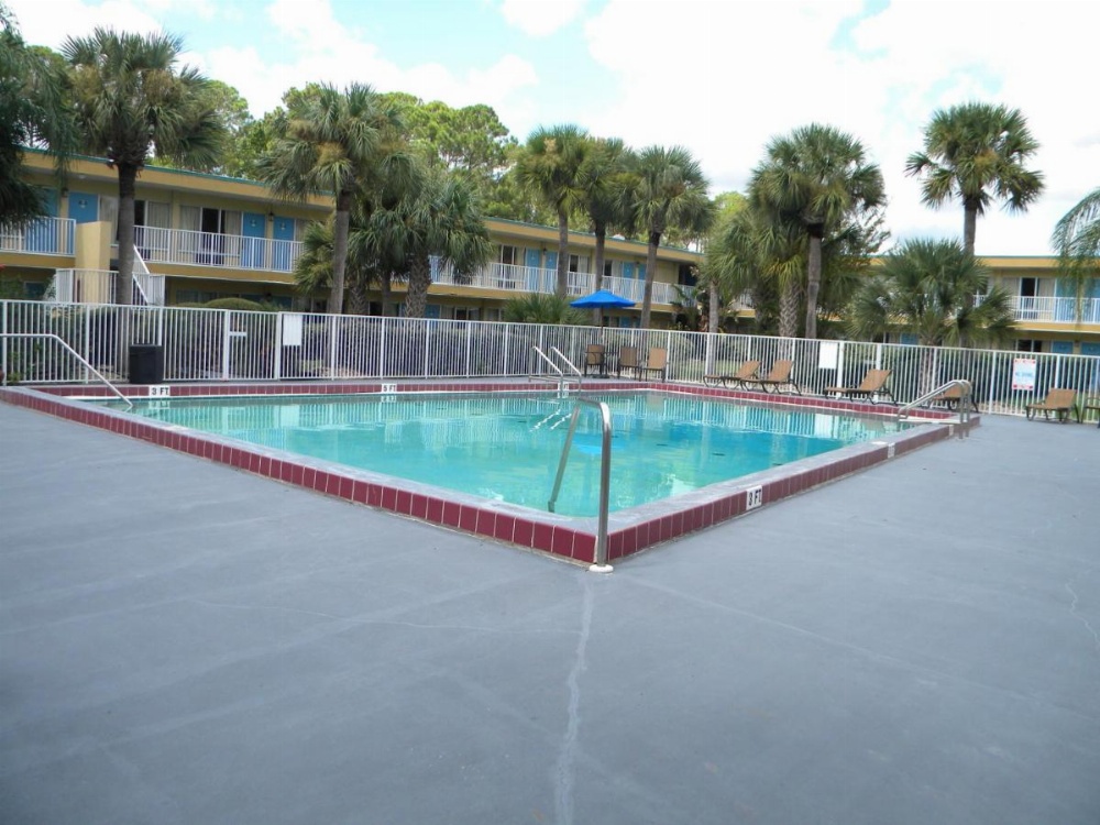 Days Inn by Wyndham Daytona Beach Speedway Image 29