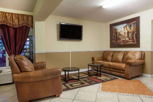 Days Inn by Wyndham Daytona Beach Speedway image 3